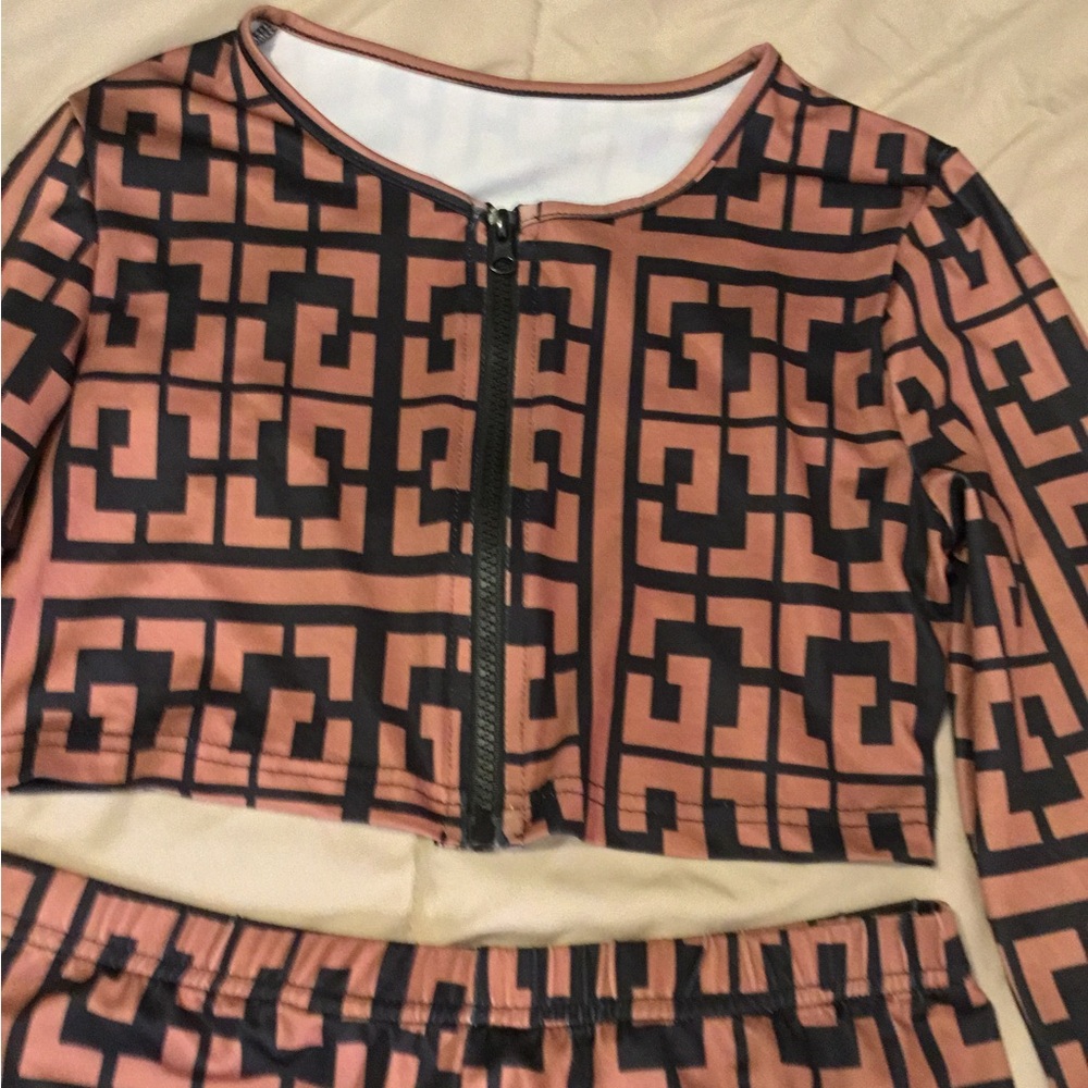 Geometric Patterned Two-Piece Set - Picture 5 of 8